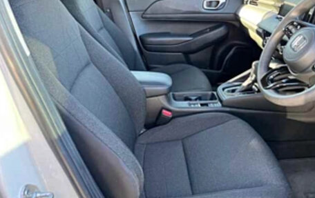 Honda Vezel, 2022 год, 1 990 000 рублей, 6 фотография