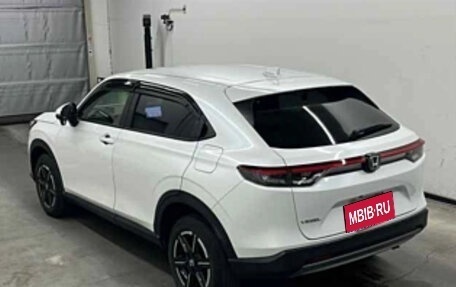 Honda Vezel, 2022 год, 1 990 000 рублей, 3 фотография