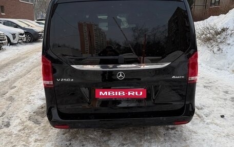 Mercedes-Benz V-Класс, 2015 год, 3 550 000 рублей, 2 фотография