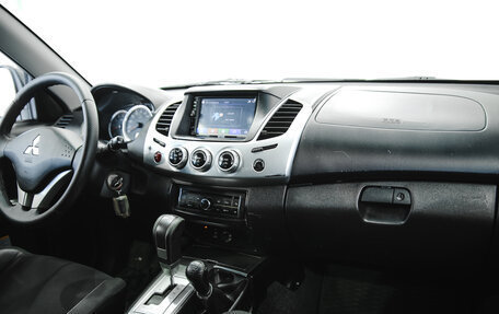 Mitsubishi L200 IV рестайлинг, 2014 год, 1 375 000 рублей, 4 фотография