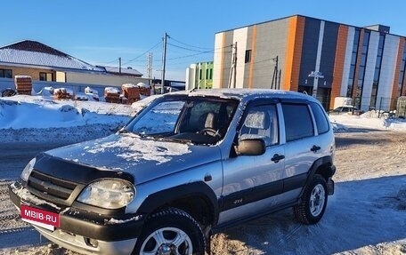 Chevrolet Niva I рестайлинг, 2004 год, 220 000 рублей, 2 фотография