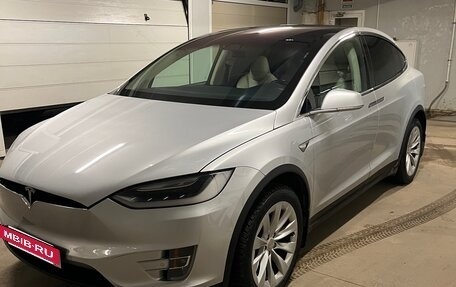 Tesla Model X I, 2017 год, 2 900 000 рублей, 6 фотография