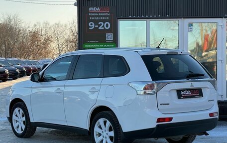 Mitsubishi Outlander III рестайлинг 3, 2014 год, 1 549 000 рублей, 5 фотография