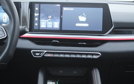 Geely Coolray I, 2024 год, 2 050 000 рублей, 13 фотография