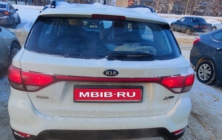 KIA Rio IV, 2018 год, 1 350 000 рублей, 2 фотография