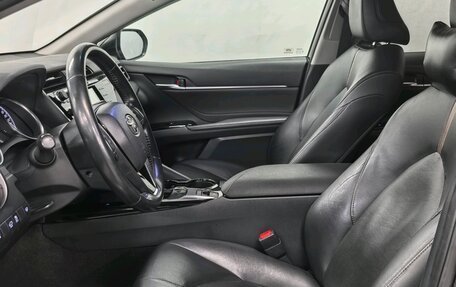 Toyota Camry, 2019 год, 2 050 000 рублей, 9 фотография