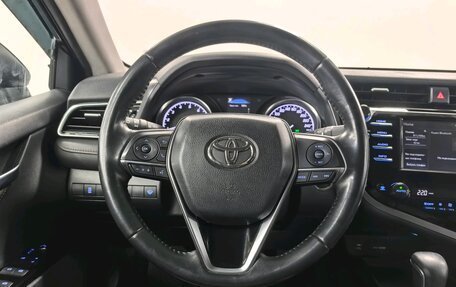 Toyota Camry, 2019 год, 2 050 000 рублей, 13 фотография