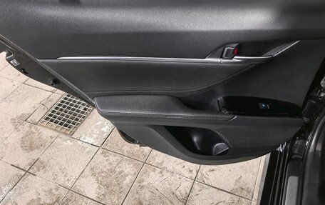 Toyota Camry, 2019 год, 2 050 000 рублей, 16 фотография