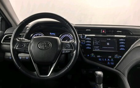 Toyota Camry, 2019 год, 2 050 000 рублей, 11 фотография