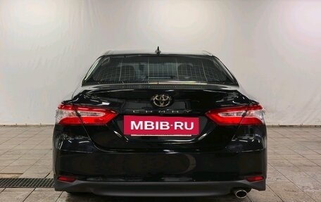 Toyota Camry, 2019 год, 2 050 000 рублей, 6 фотография