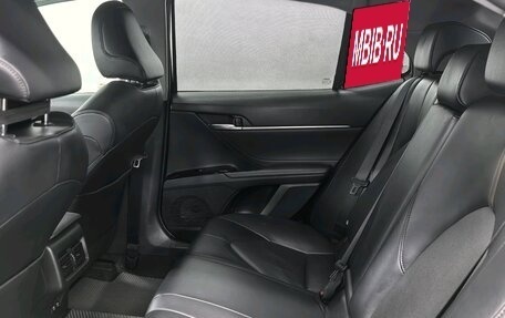 Toyota Camry, 2019 год, 2 050 000 рублей, 17 фотография