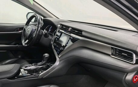 Toyota Camry, 2019 год, 2 050 000 рублей, 22 фотография