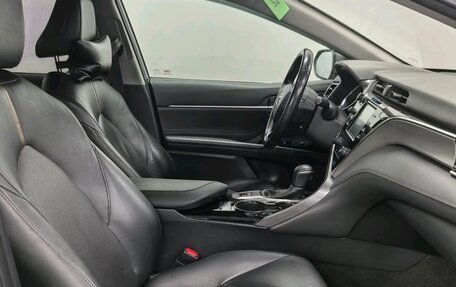 Toyota Camry, 2019 год, 2 050 000 рублей, 21 фотография