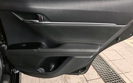 Toyota Camry, 2019 год, 2 050 000 рублей, 18 фотография