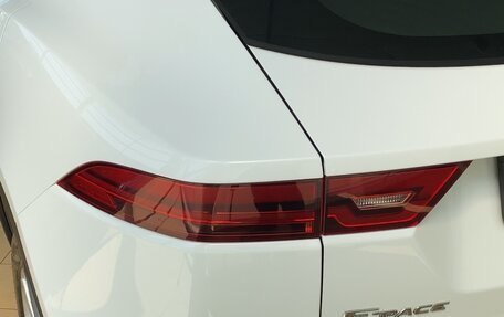 Jaguar E-Pace, 2018 год, 3 150 000 рублей, 6 фотография