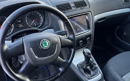 Skoda Octavia, 2011 год, 617 000 рублей, 10 фотография