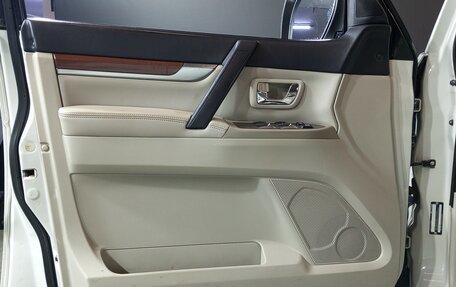 Mitsubishi Pajero IV, 2008 год, 1 319 000 рублей, 17 фотография