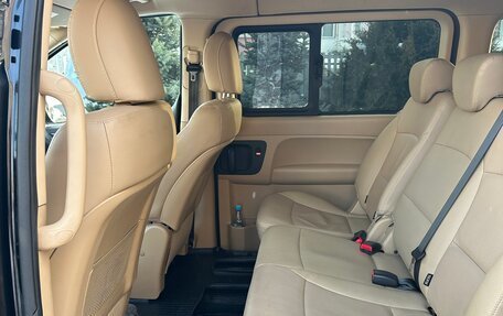 Hyundai H-1 II рестайлинг, 2021 год, 4 200 000 рублей, 3 фотография