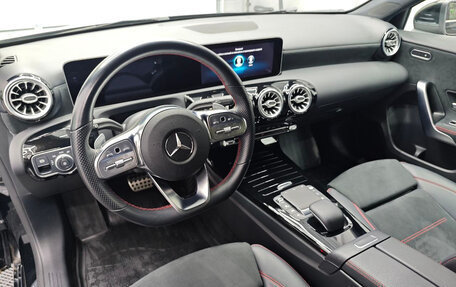 Mercedes-Benz A-Класс, 2020 год, 2 600 000 рублей, 13 фотография