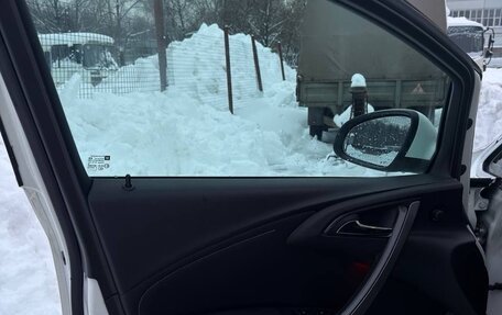 Opel Astra J, 2013 год, 700 000 рублей, 9 фотография