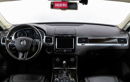 Volkswagen Touareg III, 2012 год, 1 899 000 рублей, 10 фотография