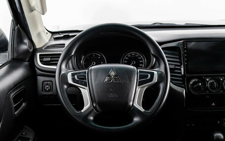 Mitsubishi L200 IV рестайлинг, 2022 год, 3 799 000 рублей, 13 фотография