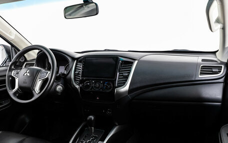 Mitsubishi L200 IV рестайлинг, 2022 год, 3 799 000 рублей, 11 фотография