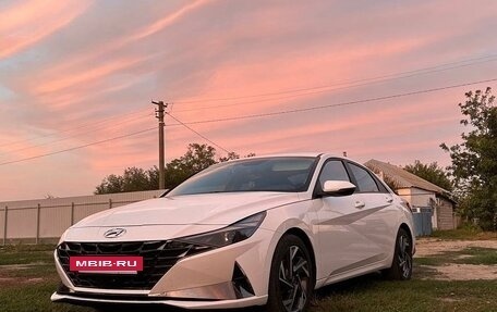 Hyundai Avante, 2020 год, 2 100 000 рублей, 3 фотография