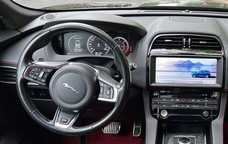 Jaguar F-Pace, 2017 год, 2 990 000 рублей, 5 фотография