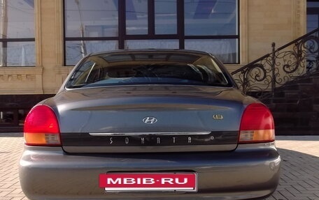 Hyundai Sonata III рестайлинг, 1998 год, 490 000 рублей, 3 фотография