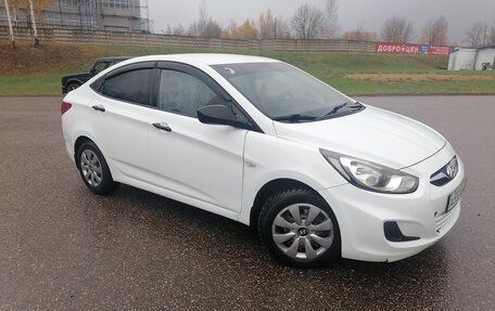 Hyundai Solaris II рестайлинг, 2013 год, 760 000 рублей, 2 фотография