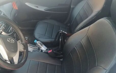 Hyundai Solaris II рестайлинг, 2013 год, 760 000 рублей, 4 фотография