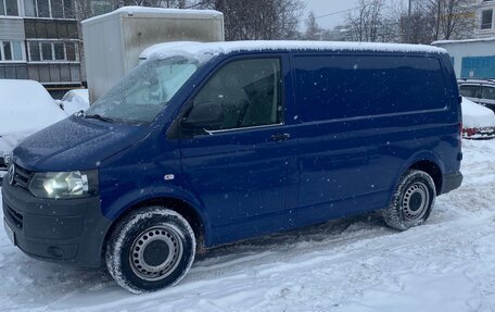 Volkswagen Transporter T5 рестайлинг, 2013 год, 1 700 000 рублей, 2 фотография