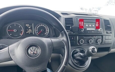 Volkswagen Transporter T5 рестайлинг, 2013 год, 1 700 000 рублей, 7 фотография