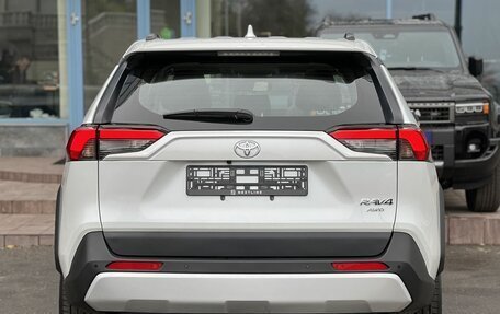 Toyota RAV4, 2025 год, 4 090 000 рублей, 6 фотография