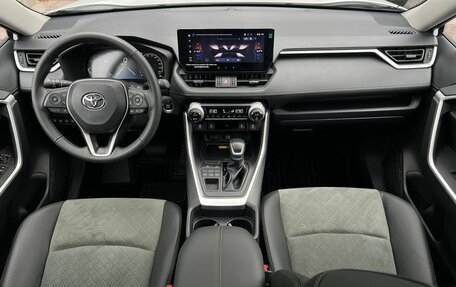 Toyota RAV4, 2025 год, 4 090 000 рублей, 10 фотография