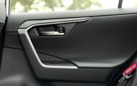 Toyota RAV4, 2025 год, 4 090 000 рублей, 31 фотография