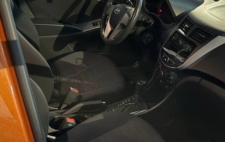 Hyundai Solaris II рестайлинг, 2015 год, 800 000 рублей, 6 фотография