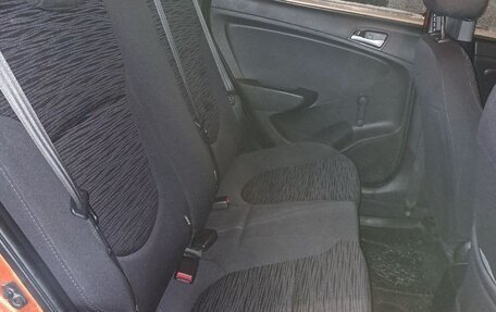 Hyundai Solaris II рестайлинг, 2015 год, 800 000 рублей, 7 фотография