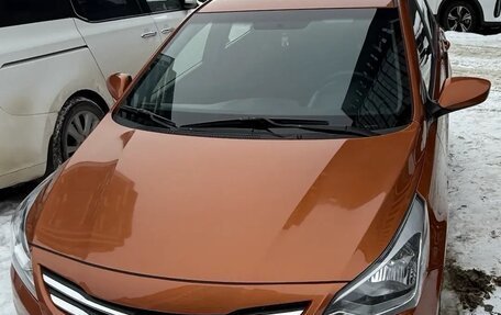 Hyundai Solaris II рестайлинг, 2015 год, 800 000 рублей, 2 фотография