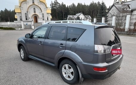 Mitsubishi Outlander III рестайлинг 3, 2010 год, 1 050 000 рублей, 2 фотография