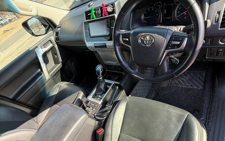 Toyota Land Cruiser Prado 150 рестайлинг 2, 2019 год, 4 500 000 рублей, 7 фотография