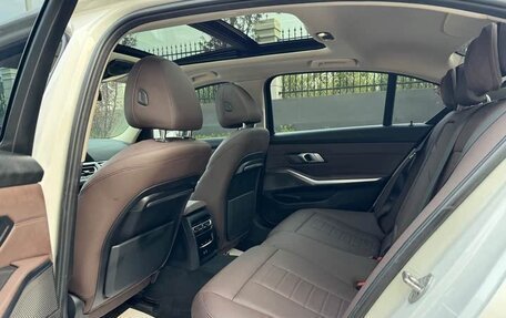 BMW 3 серия, 2021 год, 2 610 000 рублей, 15 фотография