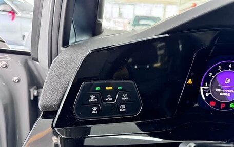 Volkswagen Golf VIII, 2022 год, 1 490 000 рублей, 7 фотография