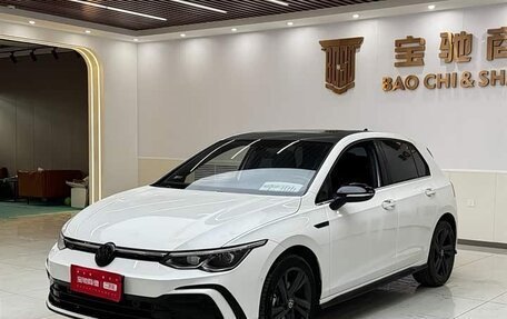 Volkswagen Golf VIII, 2022 год, 1 425 000 рублей, 2 фотография