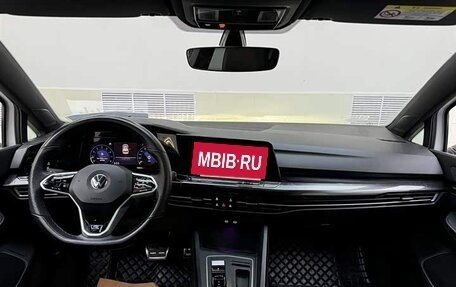 Volkswagen Golf VIII, 2022 год, 1 425 000 рублей, 6 фотография