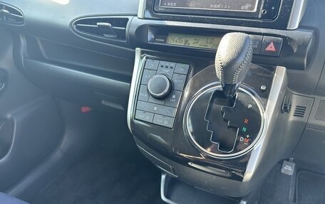 Toyota Wish II, 2014 год, 1 138 000 рублей, 15 фотография