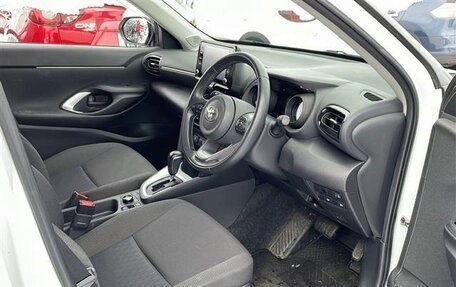 Toyota Yaris Cross, 2021 год, 1 496 000 рублей, 10 фотография