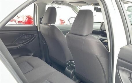 Toyota Yaris Cross, 2021 год, 1 496 000 рублей, 21 фотография