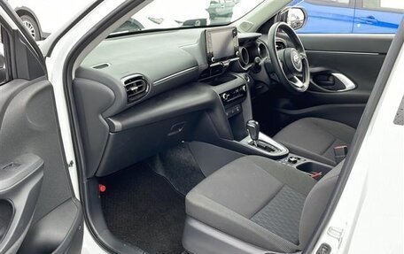 Toyota Yaris Cross, 2021 год, 1 496 000 рублей, 18 фотография